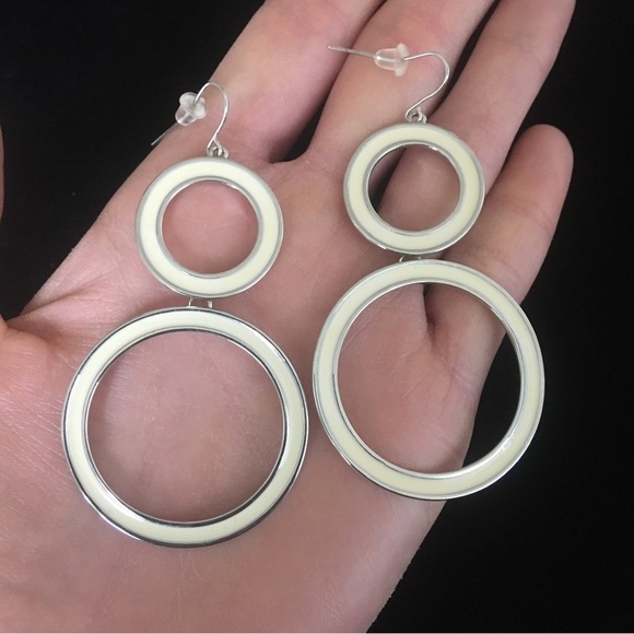 unknown Jewelry - Cream and Silver Tone Double Hoop Earrings